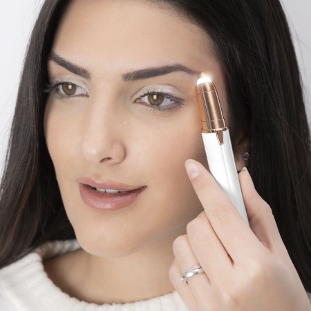 Tondeuse de Précision avec LED pour Poils du Visage InnovaGoods: Plus de 300.000 produits de grandes marques en vente directe à 