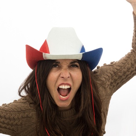 Chapeau: Plus de 300.000 produits de grandes marques en vente directe à prix usine sur cadeaufou.com. Label boutique solidaire.