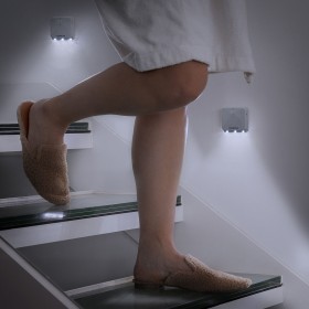 Lampe LED avec Capteur de Mouvement Lumtoo InnovaGoods 2 Unités: Plus de 300.000 produits de grandes marques en vente directe à 