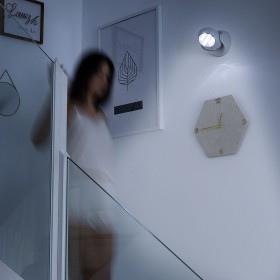 Lampe LED avec Capteur de Mouvement Lumact 360º InnovaGoods: Plus de 300.000 produits de grandes marques en vente directe à prix
