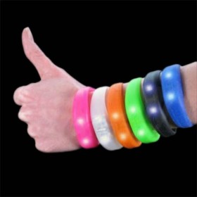 Bracelet Blink Bandz: Plus de 300.000 produits de grandes marques en vente directe à prix usine sur cadeaufou.com. Label boutiqu