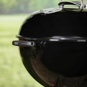 Barbecue Weber 14101004 Acier émaillé: Plus de 300.000 produits de grandes marques en vente directe à prix usine sur cadeaufou.c